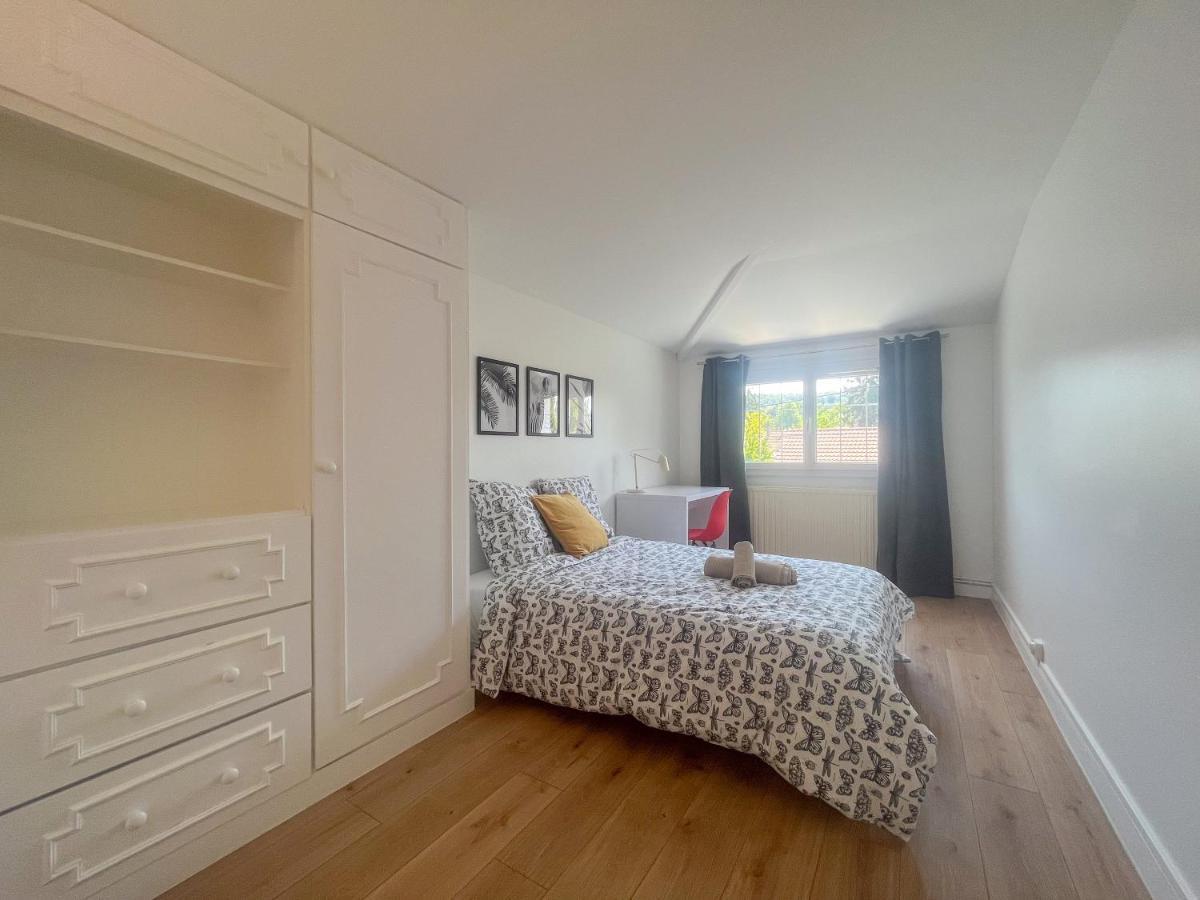 Maison Ideale Pour Visiter Paris Versailles - Chambres Privees Paris-Saclay Bures-sur-Yvette Exterior foto